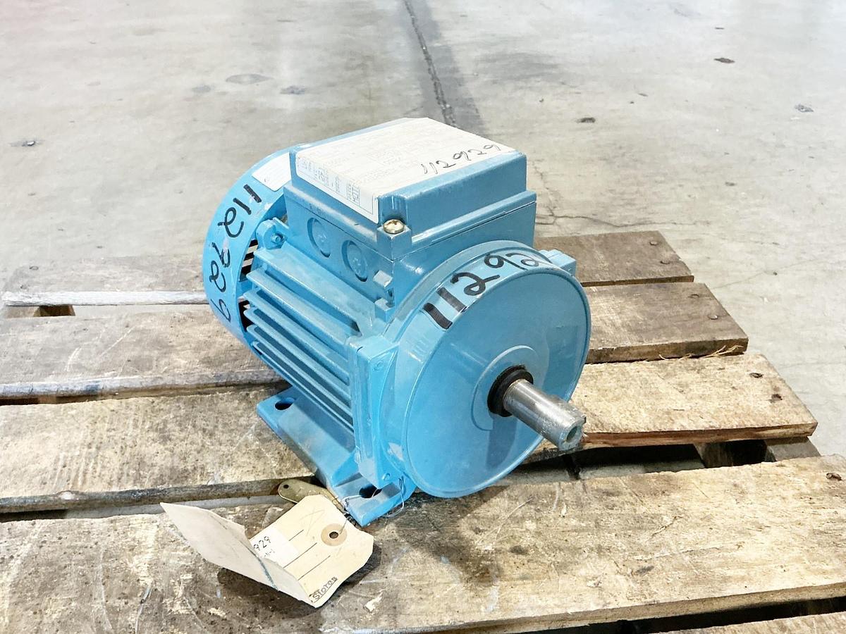 New ABB MT80A19-2 Electric Motor 0.75KW m575V 1.2A 3470RPM MK110007-E+02