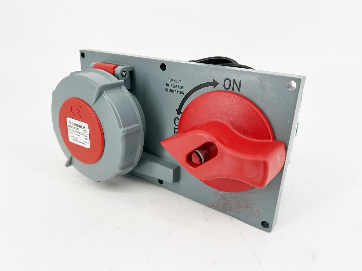 New Mennekes ME430PMI7 Switched & Interlocked Receptacle 30A 4W 480VAC - No Box