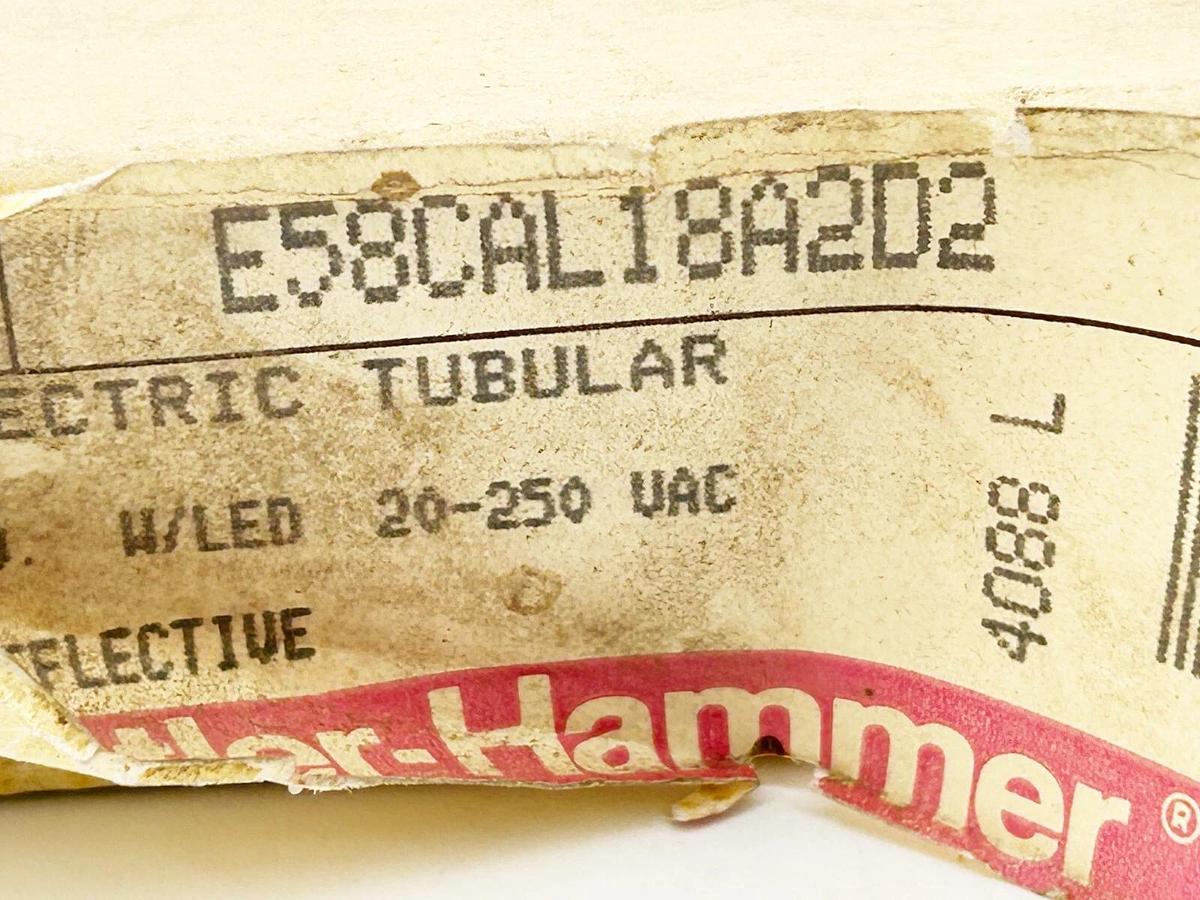 New Cutler Hammer E58CAL18A2D2 Photoelectric Sensor 18MM 20-264VAC 15/30VDC