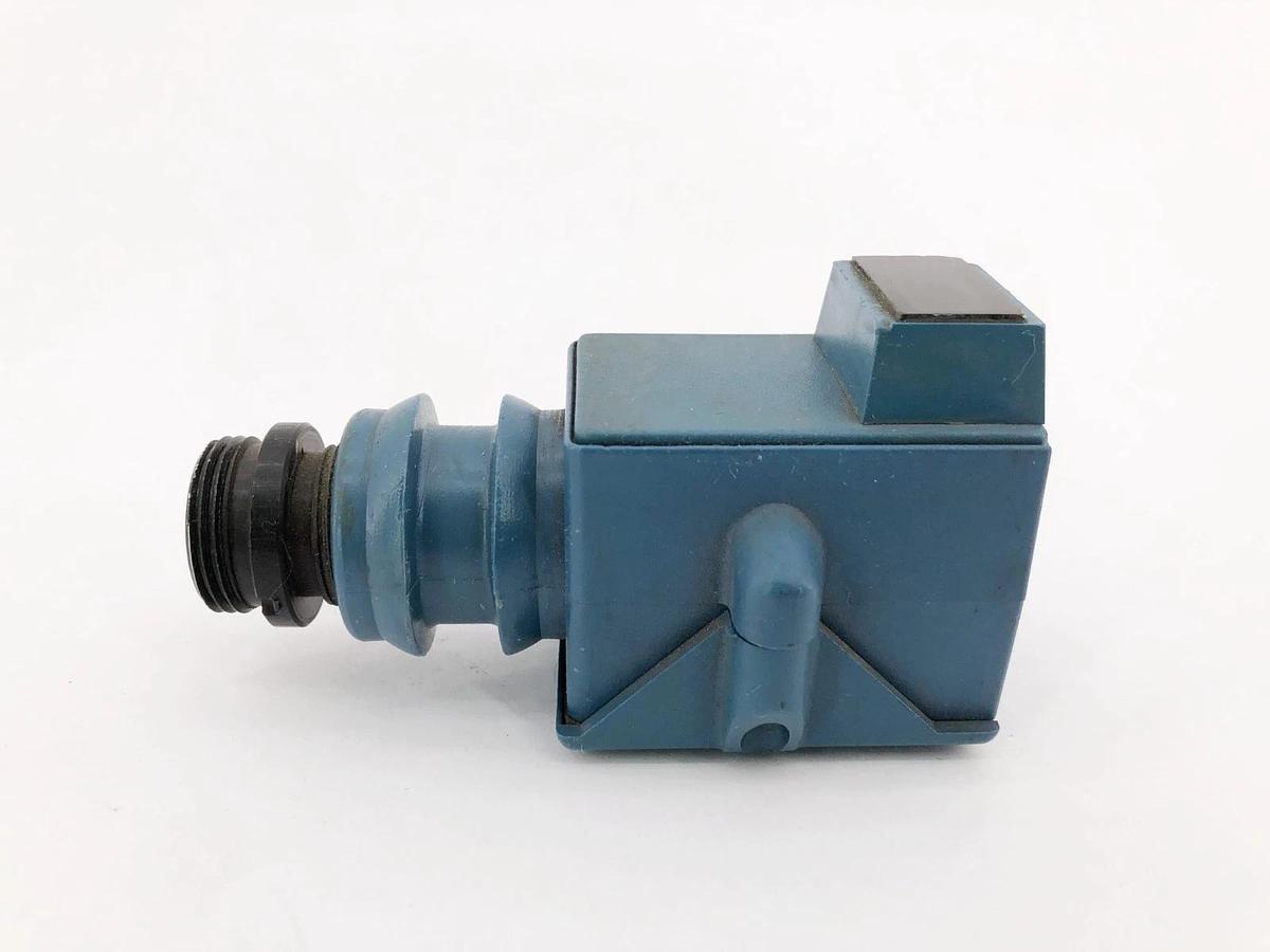 Used Eaton Cutler-Hammer 1451B-6501 Polarized Reflex Sensor 90-132VAC Ser. B2