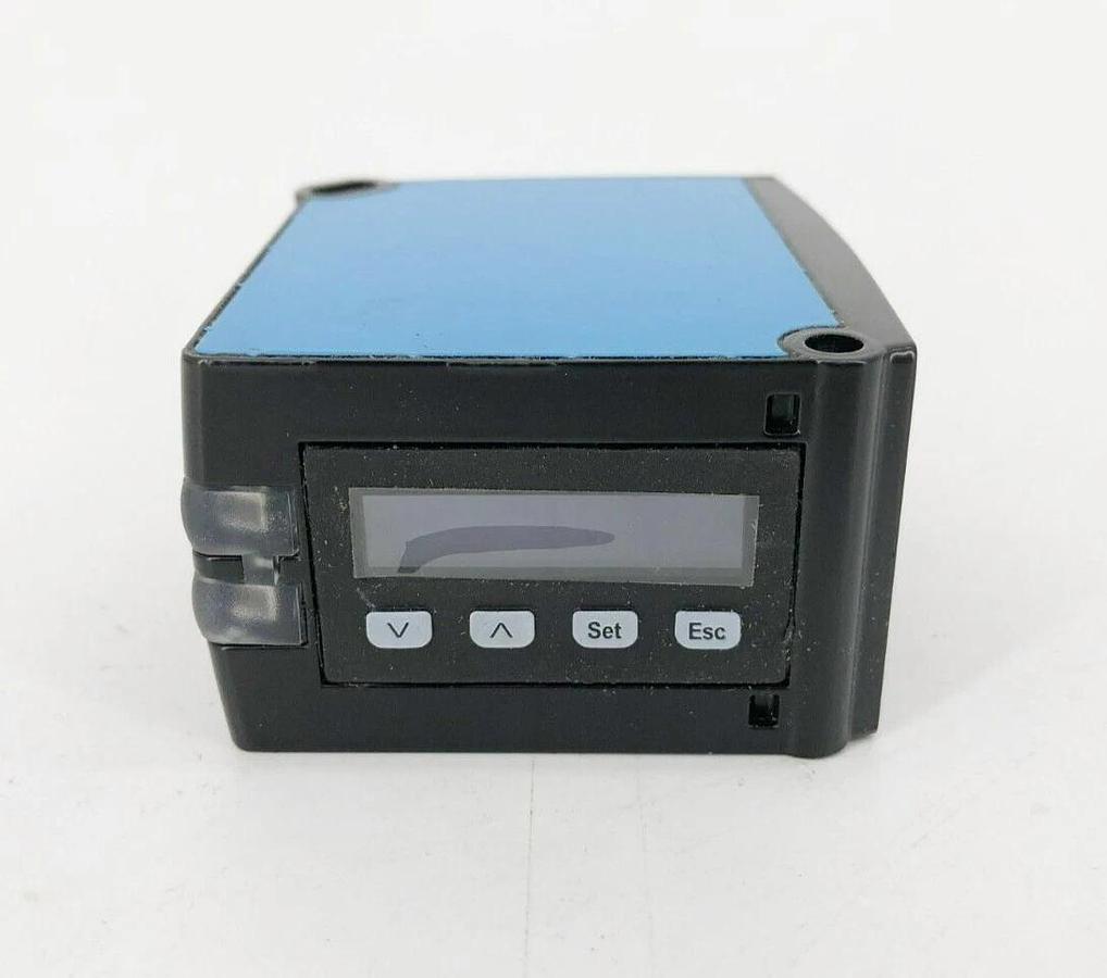 New Sick DL50-P1123 Distance Sensor 200-50000mm Range 10-30VDC
