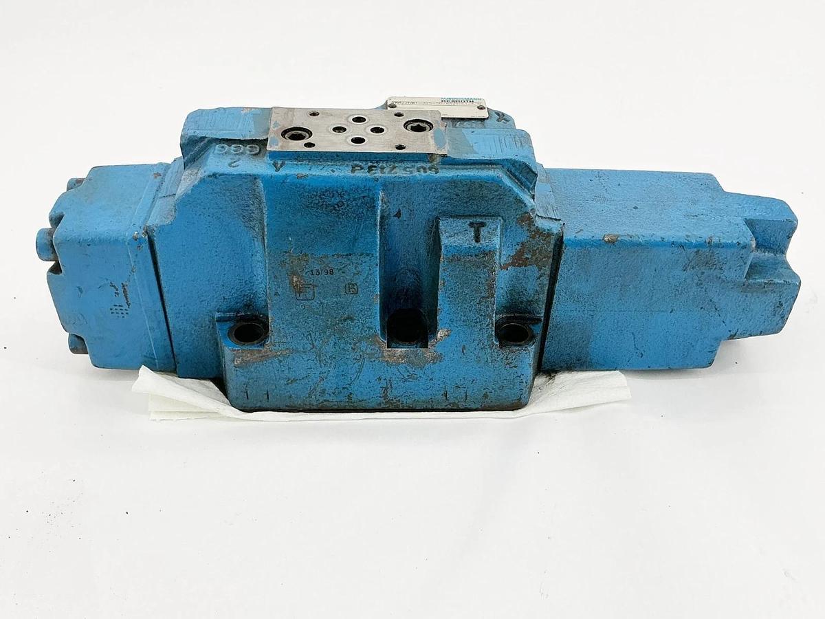 Used Rexroth 4WRZ25W1-325-50/6A24NETZ4/M Pilot Base Valve