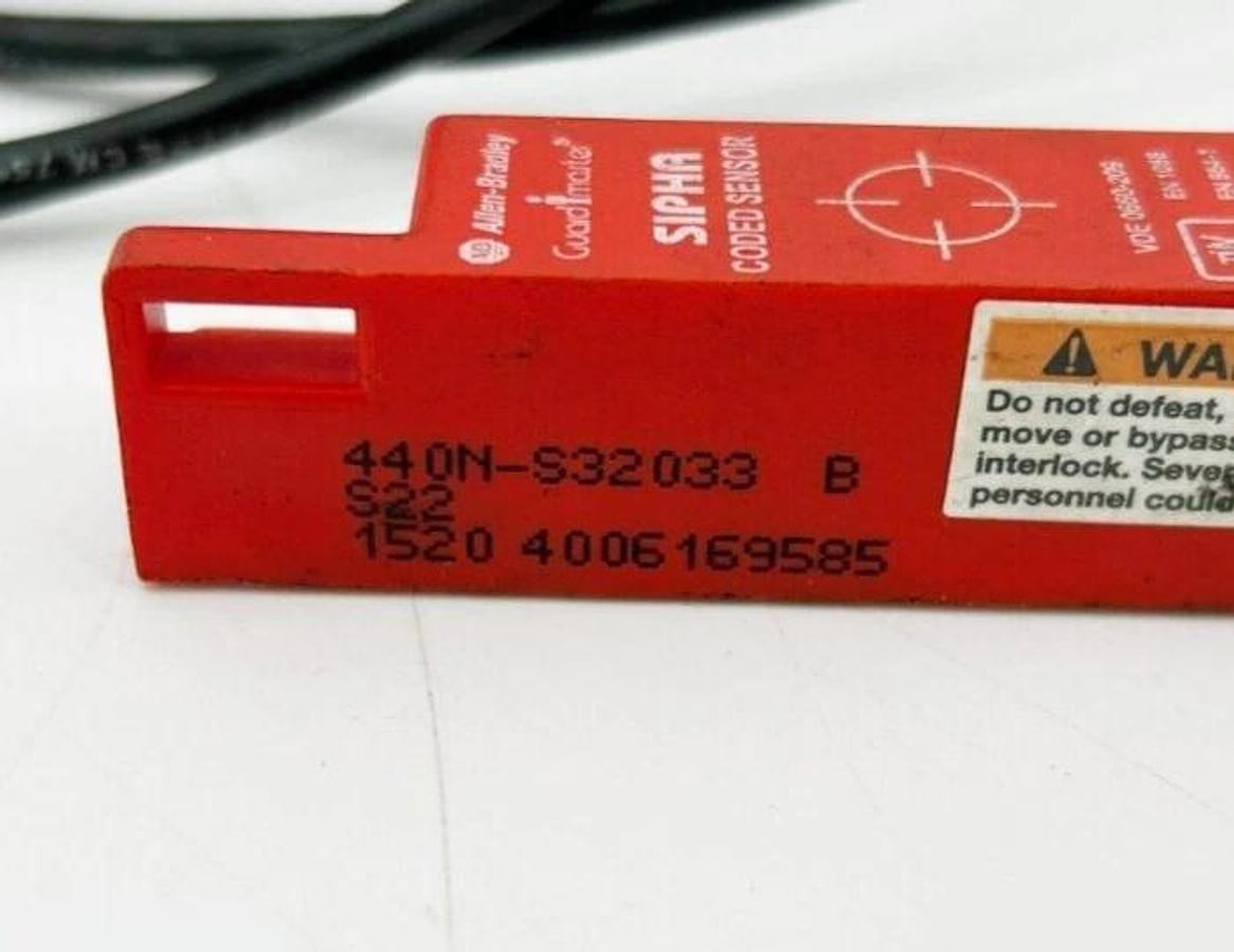 Used Allen Bradley 440N-S32023 Ser. B Non-Contact Safety Switch - 32ft. Cable