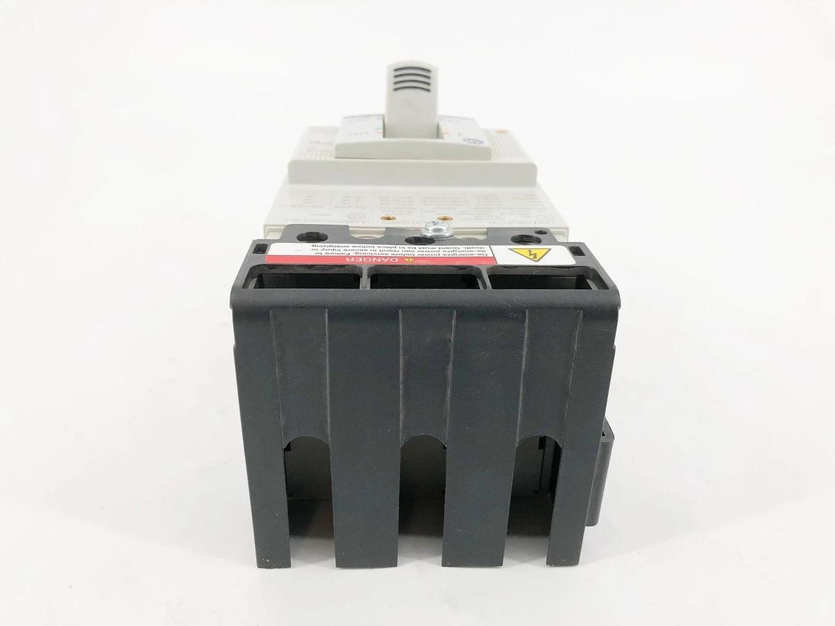 New Allen Bradley 140G-G6C3-C30 Circuit Breaker 30A 3P 480V - Cosmetic Damage