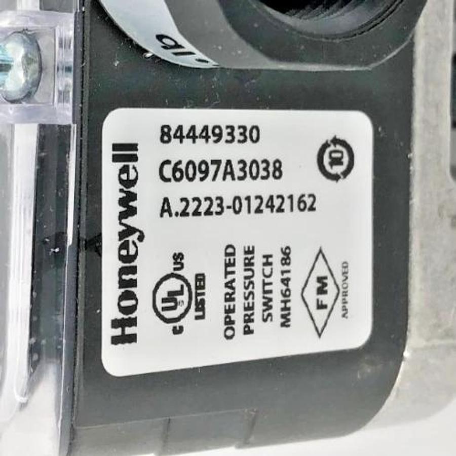 New Honeywell C6097A3038 Pressure Switch 1/4''NPT 12-60'' W.C. 84449330 - No Box