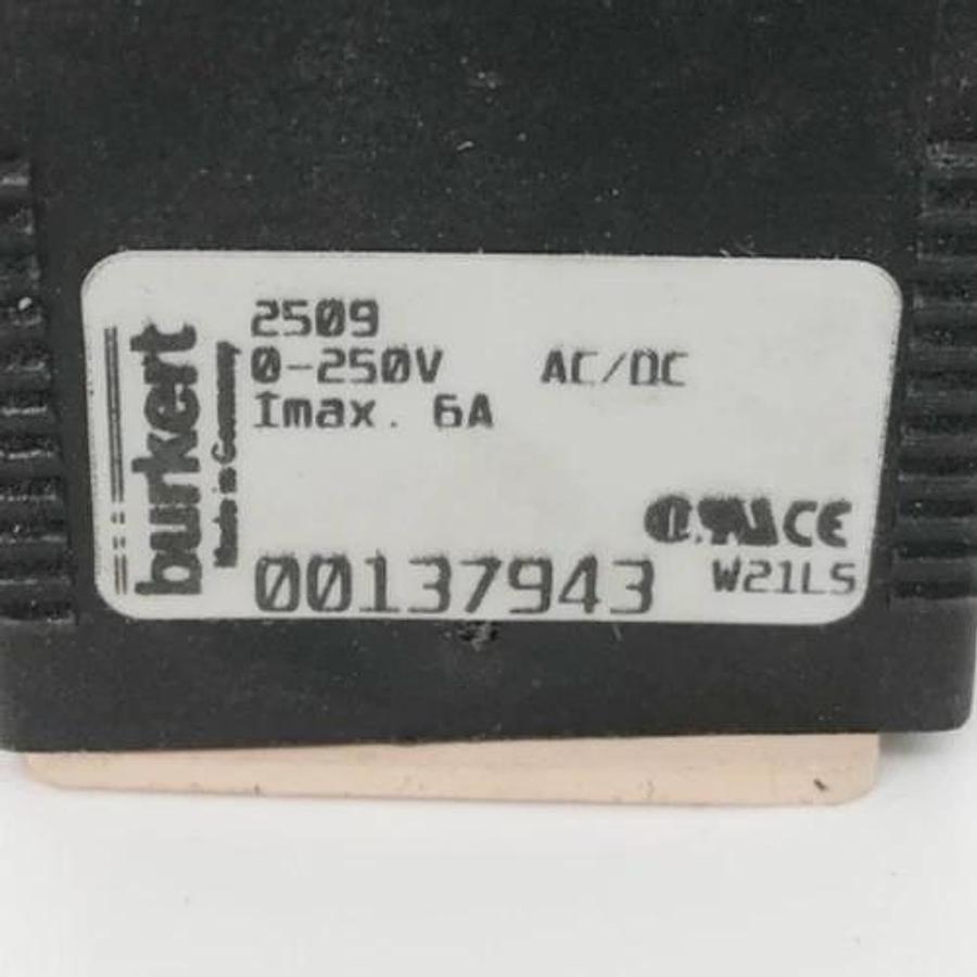 New Burkert 00137943 Solenoid Valve Connector 2509 0-250VAC/DC 6A - No Box