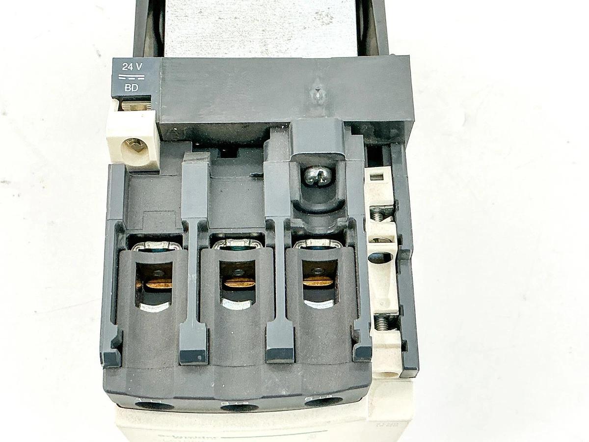 New Schneider Electric LC1D50BD Contactor 50A 24VDC 3P 3PH - No Box