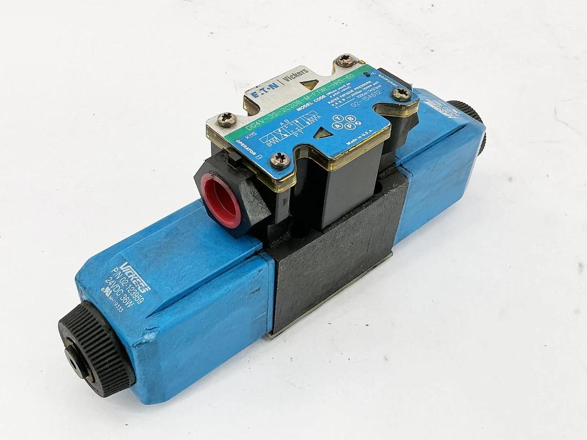 Eaton Vickers DG4V-3S-2C208-M-FTWL-HH5-60 Solenoid Valve 24VDC - No Box