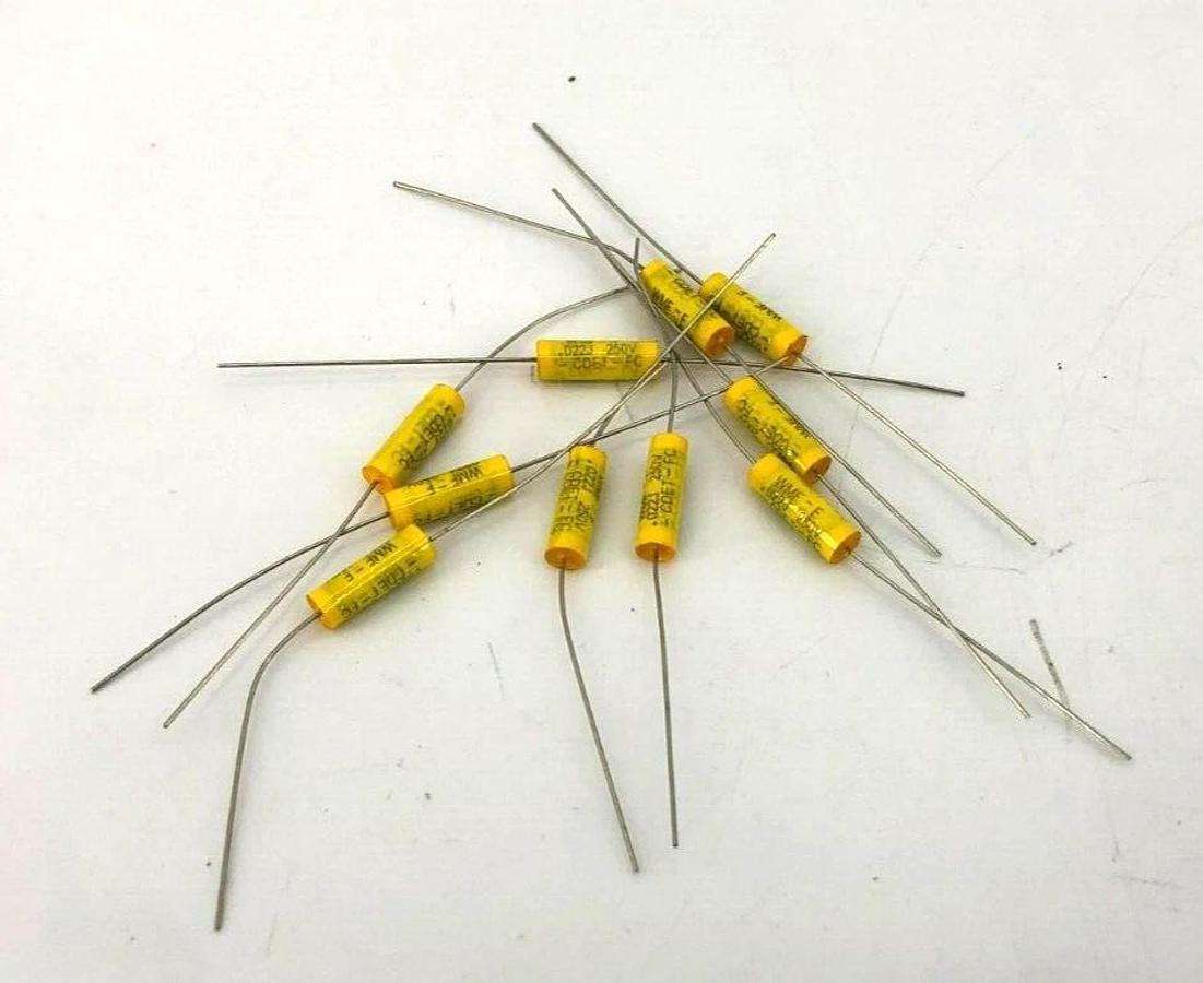 Lot of 10 New Cornell Dubilier WMF2S22J Axial Film Capacitors 0.022UF +/-5% 200V