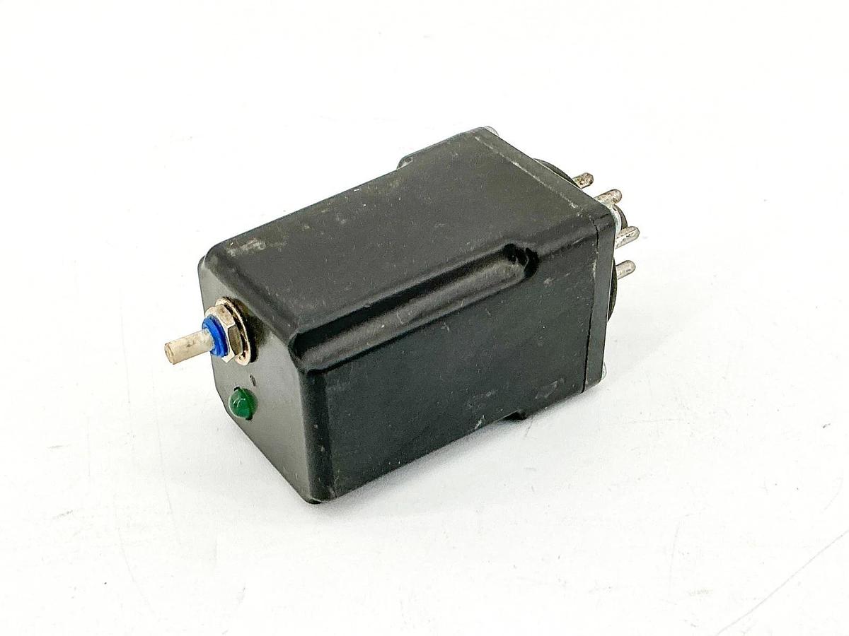 Used E.W. Bowman 471605 Fan Loss Relay 8-Pin