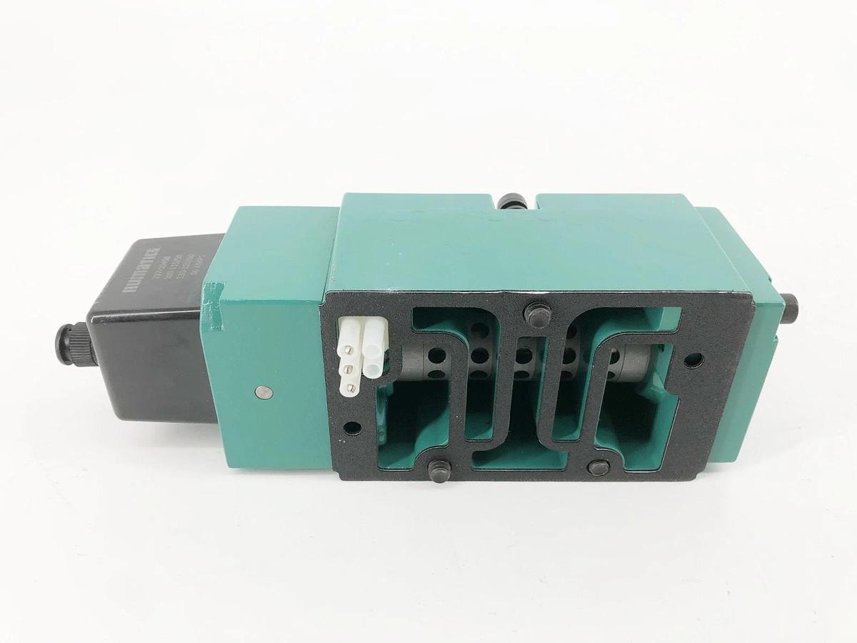 New Numatics 554BA400KT14X30 Solenoid Valve 1/2" NPTF110/120V 150psig - No Box