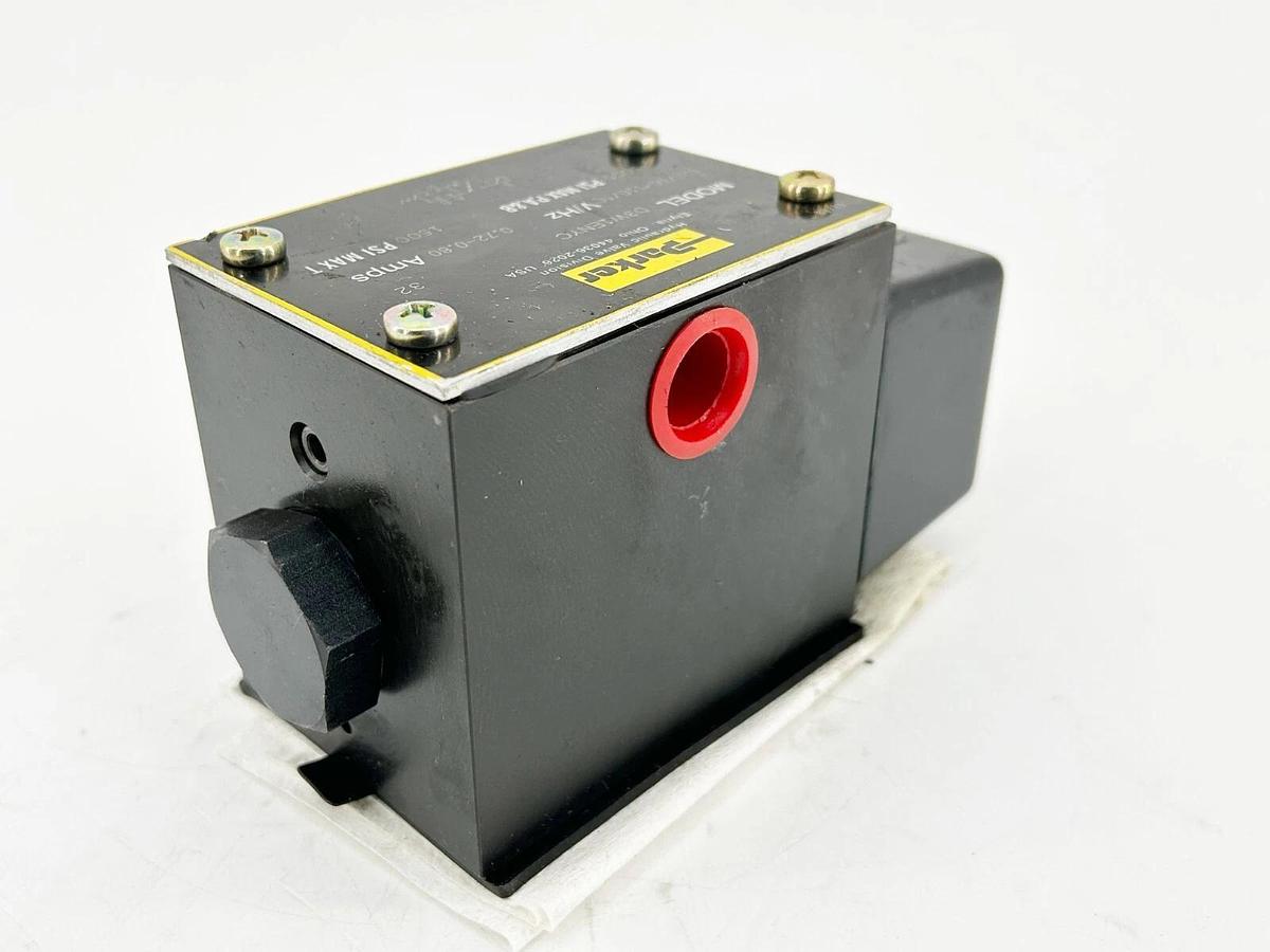 New Parker D3W1ENYC-32 Directional Control Solenoid Valve 120V 5000PSI - No Box