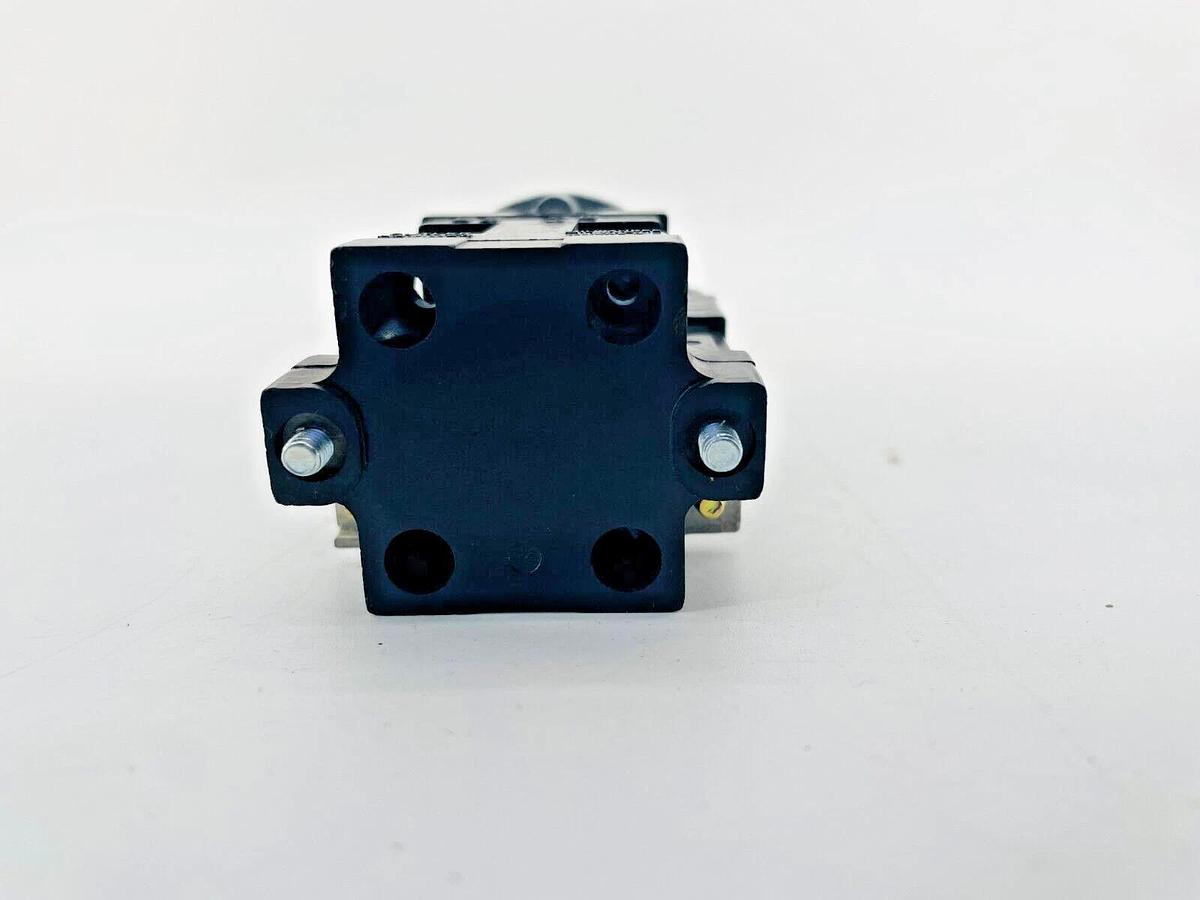 Used Cutler Hammer 10250H 479A11 Pushbutton 600V Black