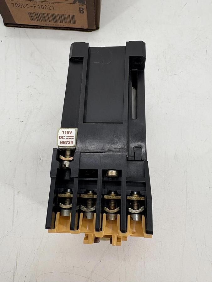 New Allen Bradley 700DC-F400Z1 Ser. B Type F Control Relay 115VDC Coil