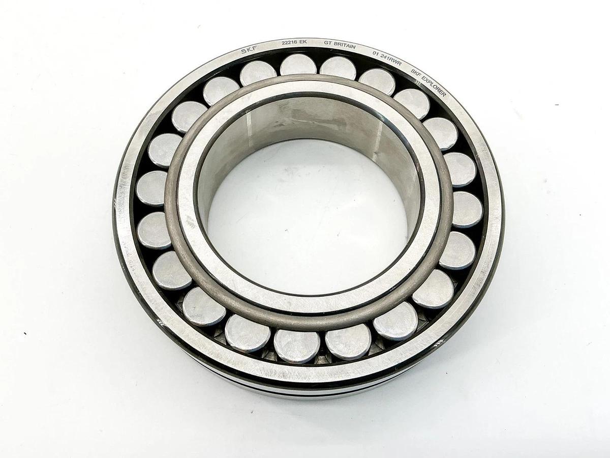 New SKF 22216 EK Spherical Roller Bearing 80x140x33 mm - No Box