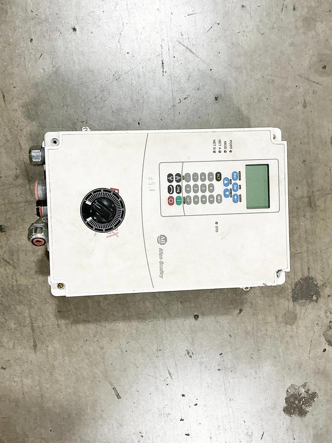 Used Allen Bradley 20AE017C3AYNNNC0 AC Drive 15HP 600V 3PH - Not working - For Parts