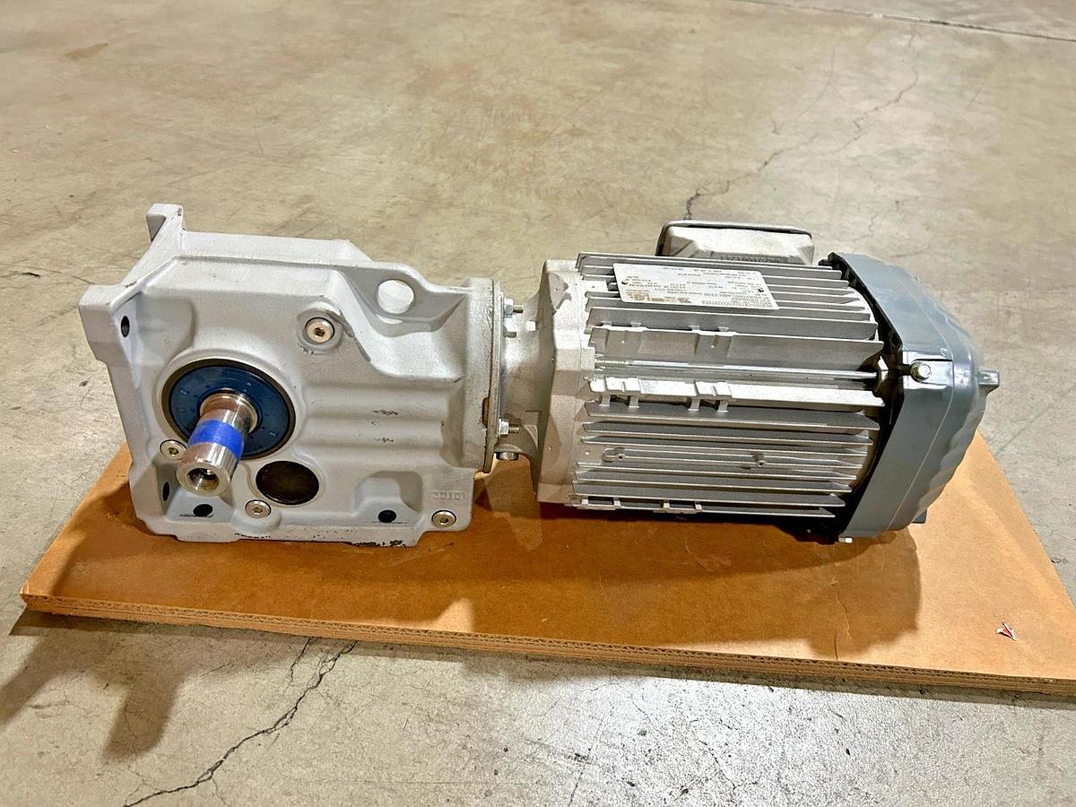 New SEW Eurodrive K37 DRN80M4 Gearmotor Inverter Duty VPWM 230/460V 1751/440rpm