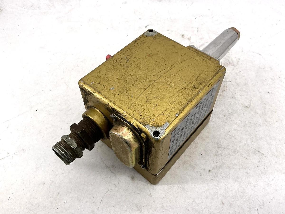 Used Barksdale T2H-H251-A-RD-R5 Gold Line Temp Switch -100+200F / -73+121C