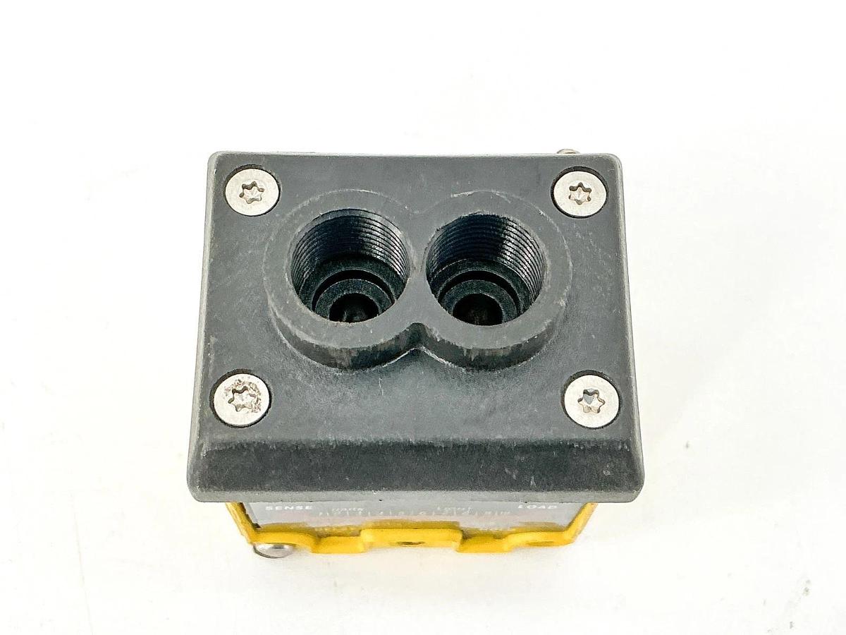 Used Banner Engineering OSBFX Omni-Beam Sensor Head 27072