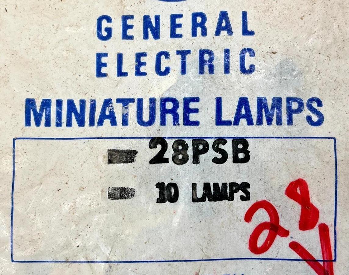 Bag of 10 New GE General Electric Miniature Lamps Fluorescent Bulbs 28V