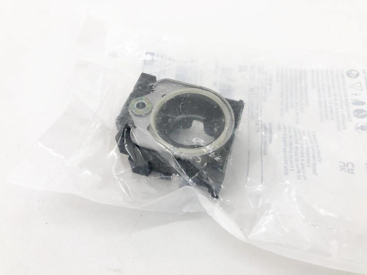 Lot of 4 New Siemens 3SU1500-0AA10-0AA0 Black Pushbutton Holders 22mm