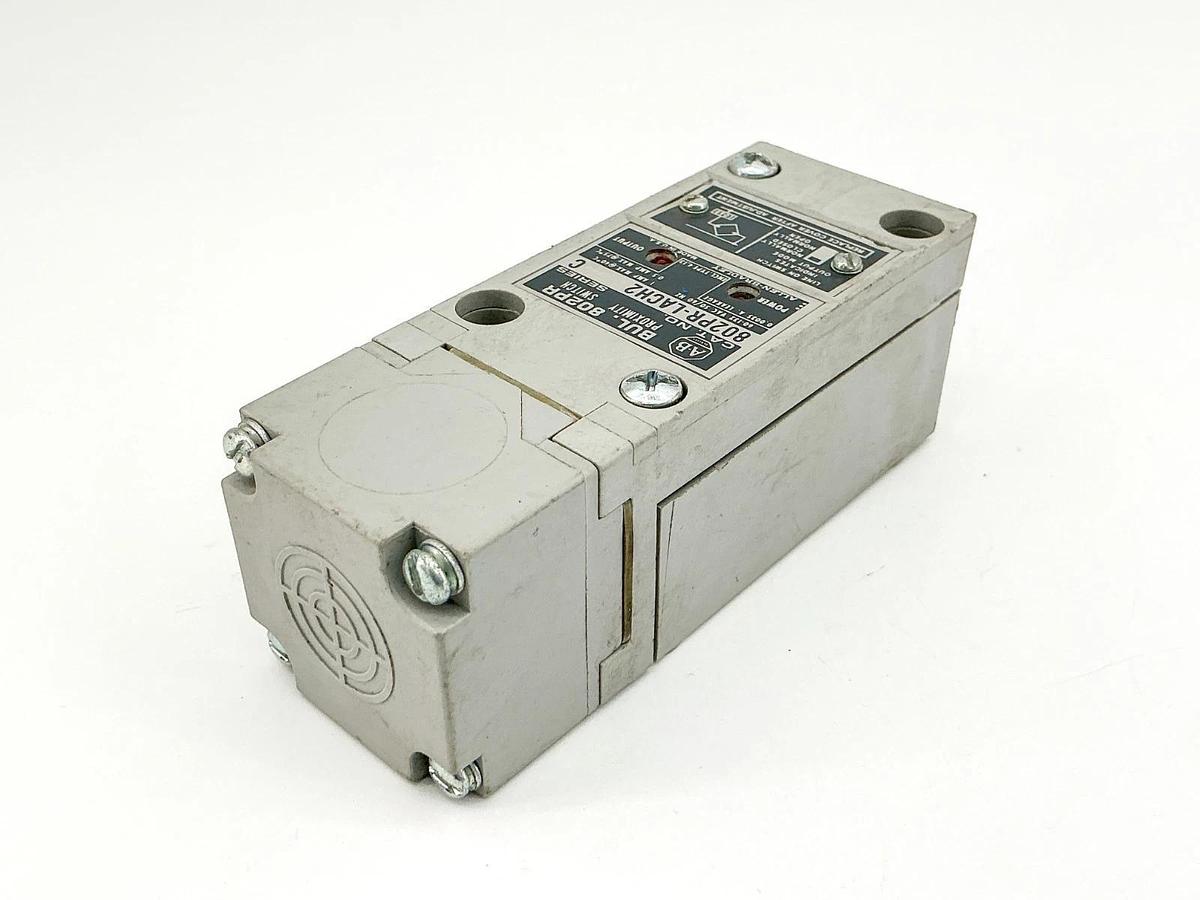 New Allen Bradley 802PR-LACH2 Proximity Switch 60-132VAC Ser.C - No Box