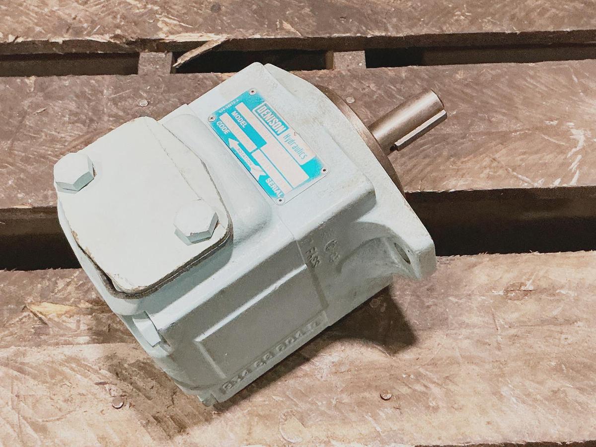 New Denison Hydraulics T6C-B05-1R00-B1 Hydraulic Pump Model 024-25777-0