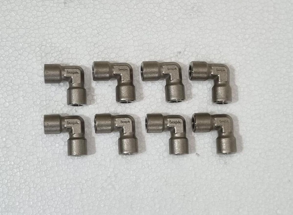 Lot of 4 New Swagelok SS-2-E Elbows 1/8" FNPT Stainless Steel