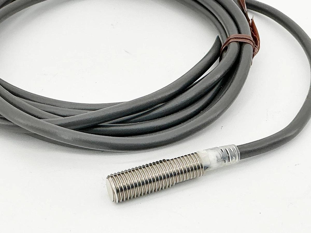New Omron E2E-X1R5E1 Proximity Switch 12-24VDC 1.5MM Detecting Distance - No Box