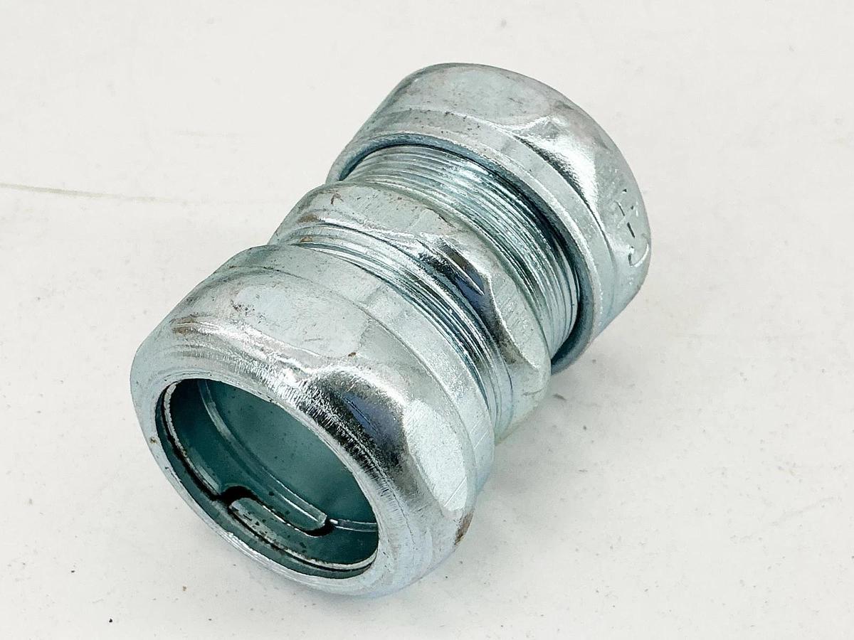 New Lot of 25 Crouse Hinds 661S Compression Type Coupling EMT 3/4"