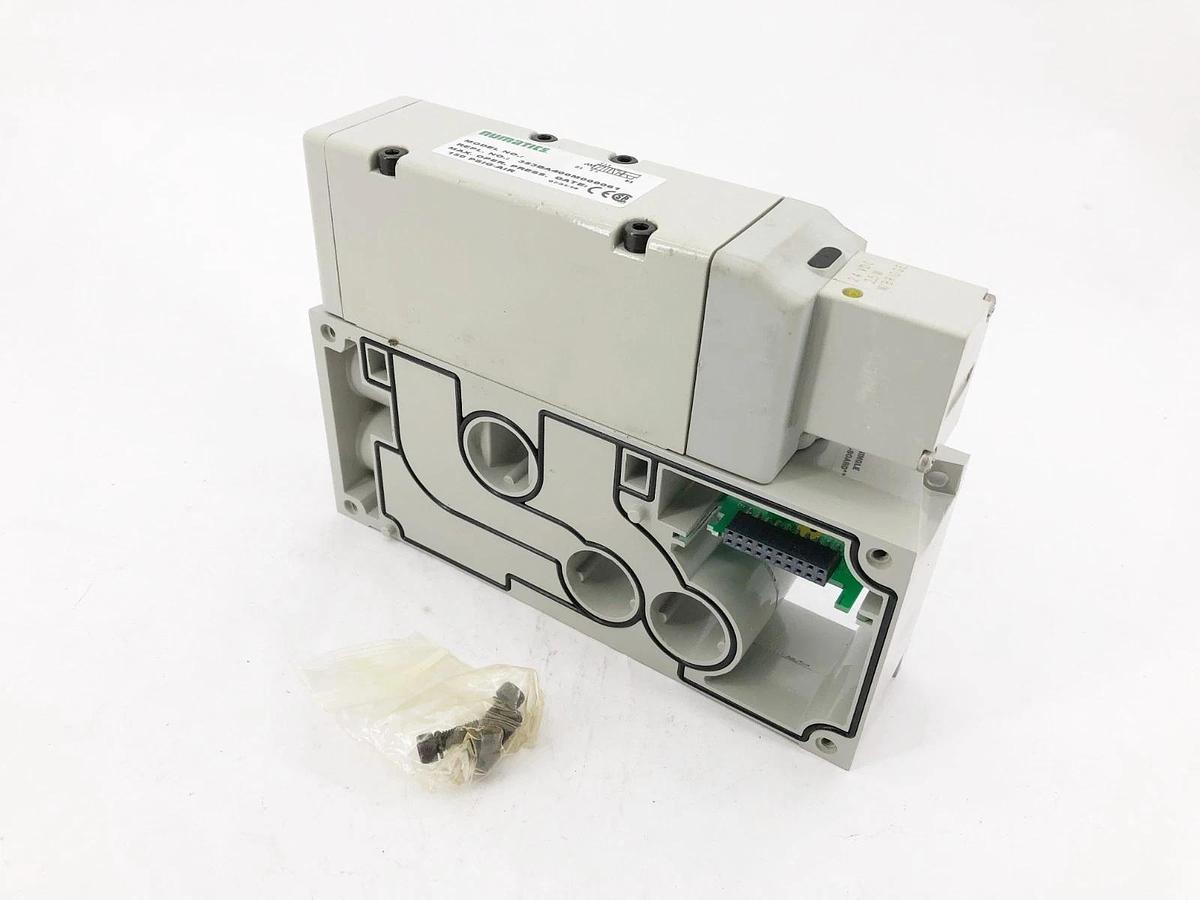 New Numatics 353BA400M000061 Solenoid Valve 24VDC 1/2" NPT 150psig - No Box