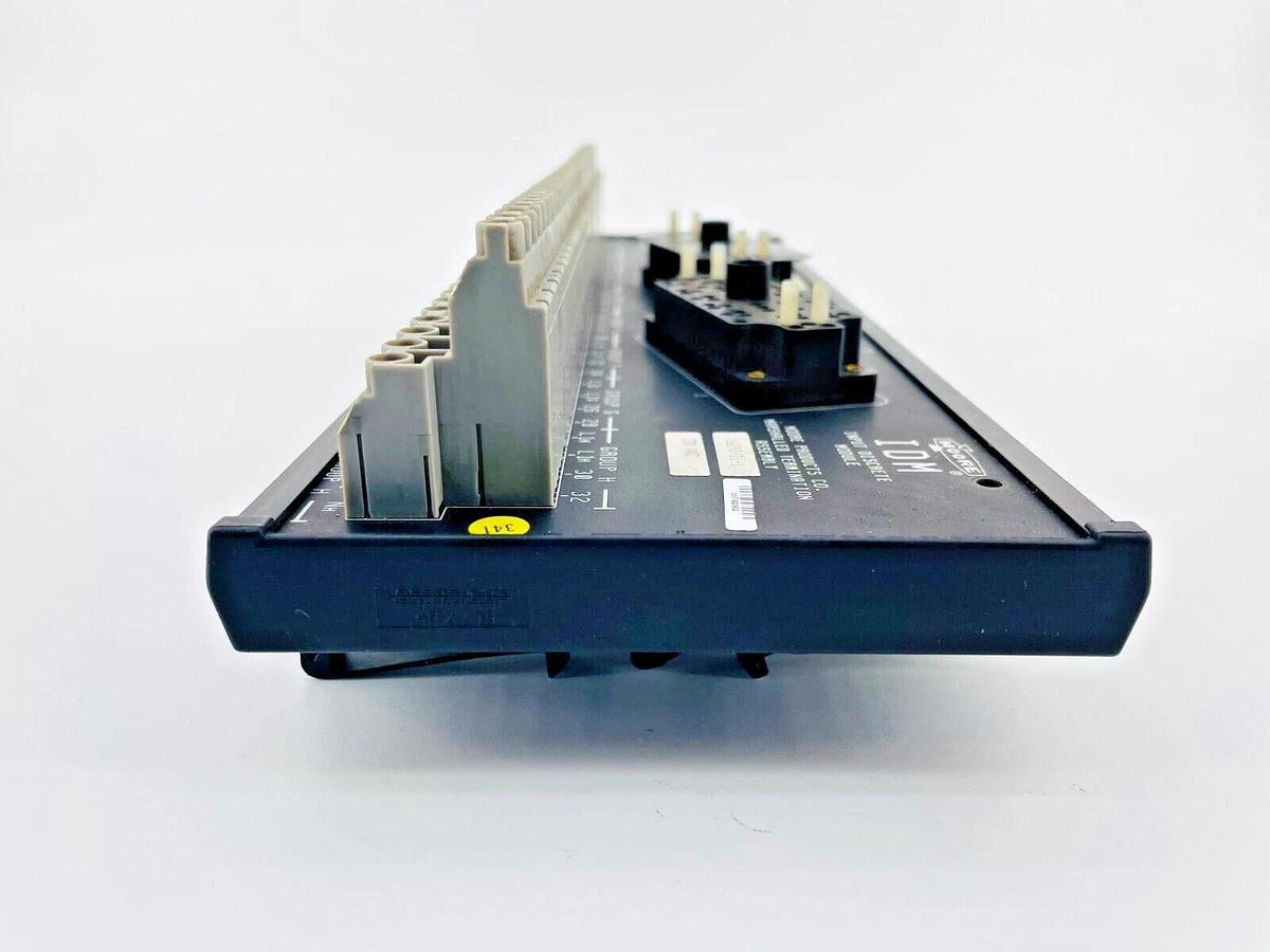 Used Moore 16193-21-1 Input Discrete Module 230VAC00742082