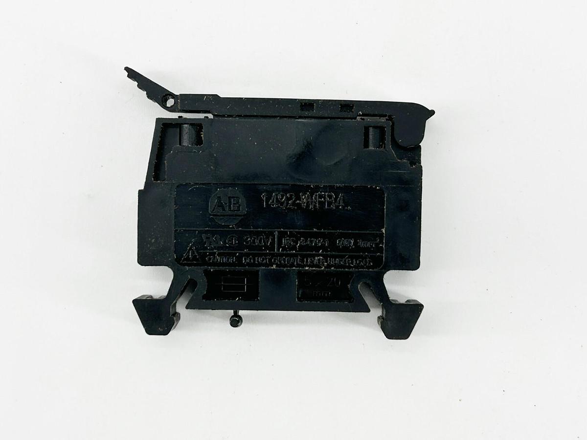 New Allen Bradley 1492-WFB4 Terminal Block 1 Pole 15A 300V