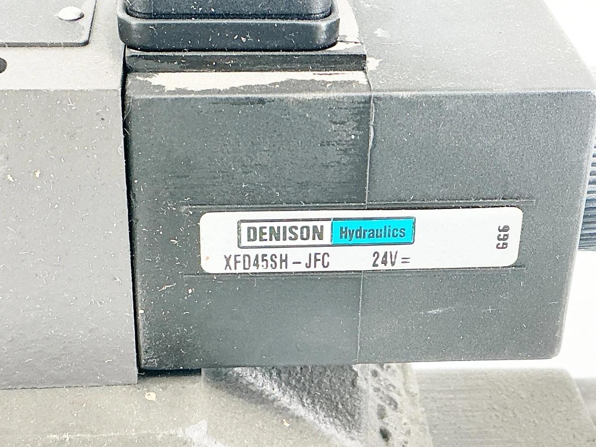 New Denison A3D06-35-B01-0303-10D1G0Q3380026-47780-H 24VDC - No Box