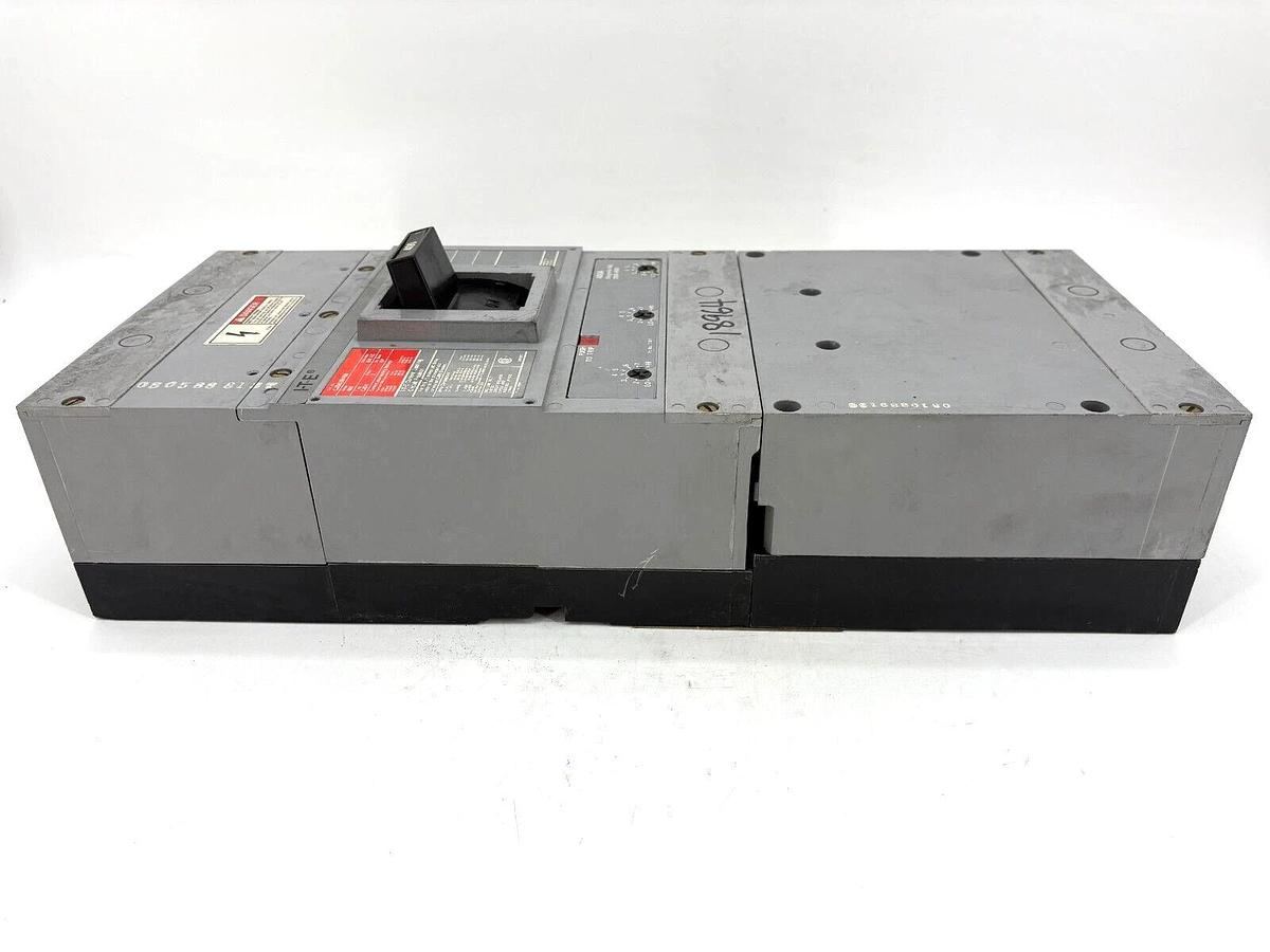 Used Siemens ITE CJD63B400 Circuit Breaker 400A 600VAC 3P - cosmetic damage