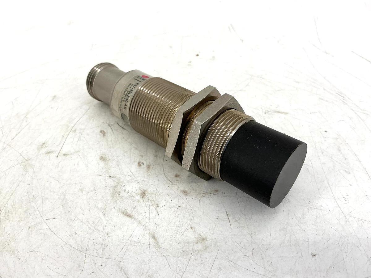 Used Eaton Cutler-Hammer E57-30LE40-AB Ser E1 Proximity Sensor 3-Pin Sn=40mm 20-250VA