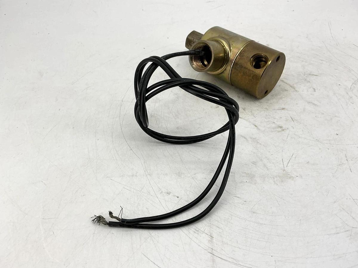 Used KIP Inc 652152 Solenoid Valve ORIFICE 1/16 X 1/16 MOPD 200 10Watts 120VAC 60HZ