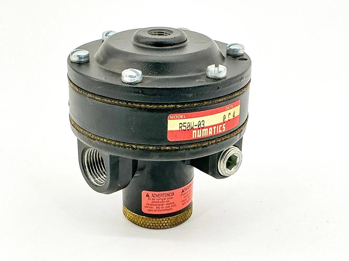 New Numatics R50W-03 Pneumatic Pressure Regulator - No Box