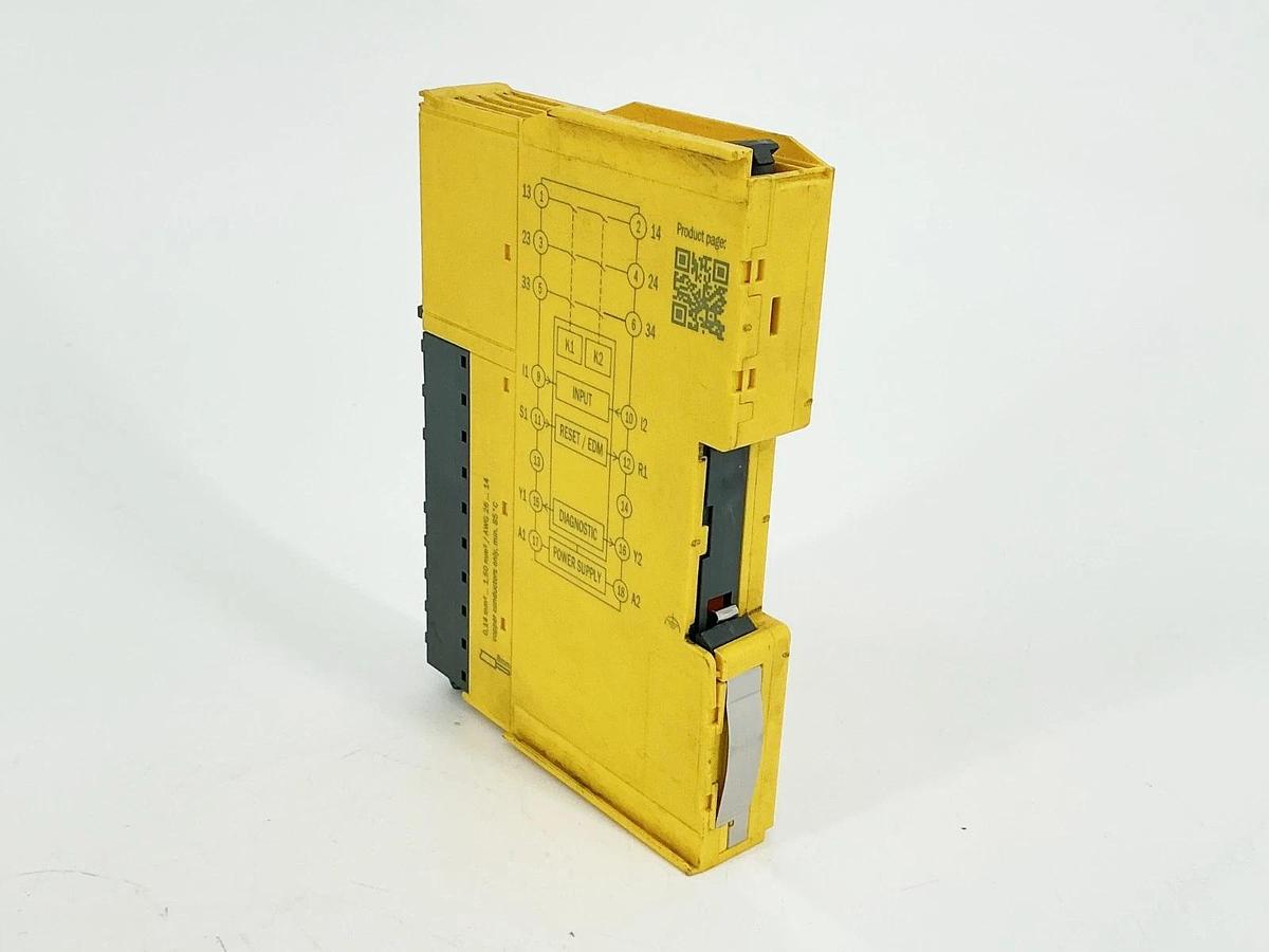 Used Sick RLY3-OSSD300 Safety Relay Module 24V 2.5W 1099969