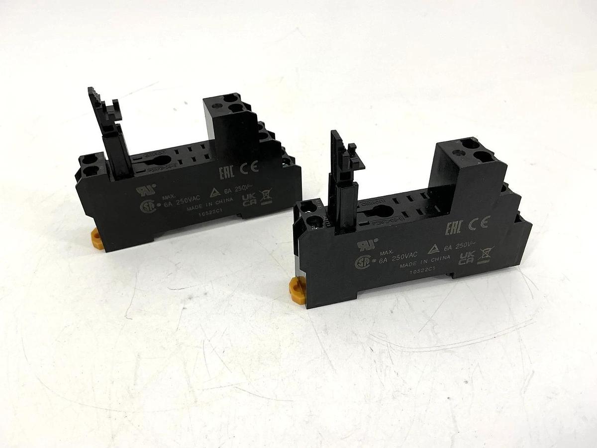 Lot of 2 New Omron P2RFZ-08-E Relay Socket 8-Pin 2-Pole 6A 250VAC P2RFZ08E