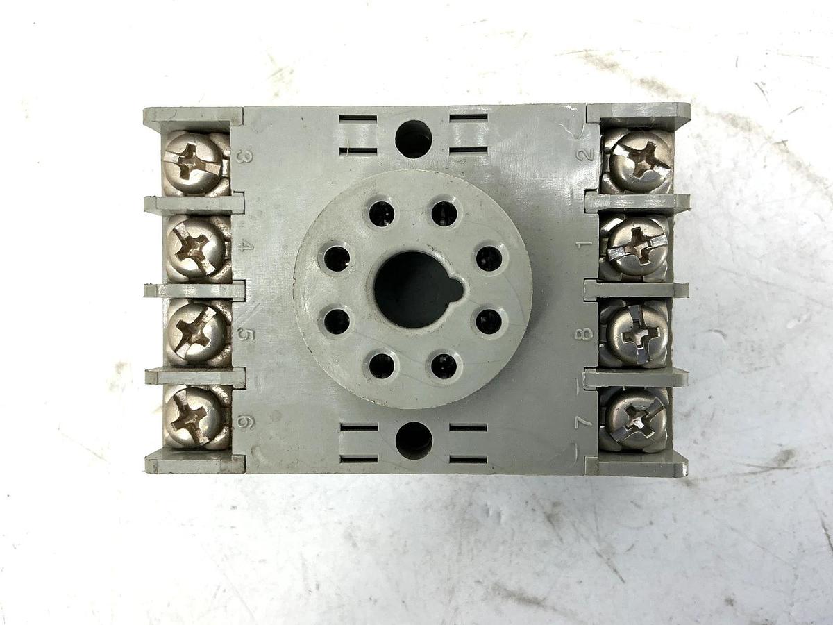 Used Lot of 4 IDEC SR2P-06 Relay Socket 8-Pin 10A 300V