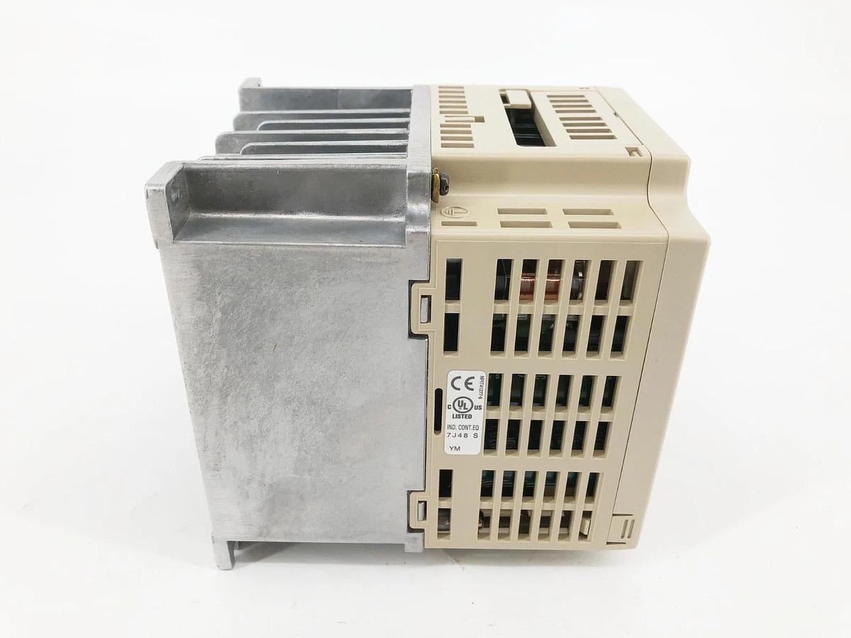 New Omron Yaskawa CIMR-J7AZB0P7 Inverter Drive VS Mini J7
