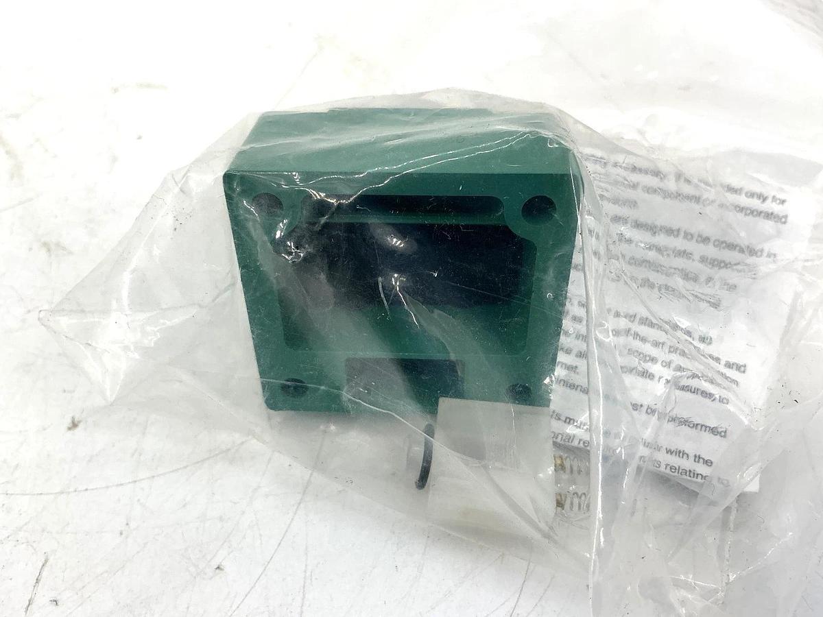 New ASCO Numatics 204-226 End Cap Assembly for 2-Position Valve 204226