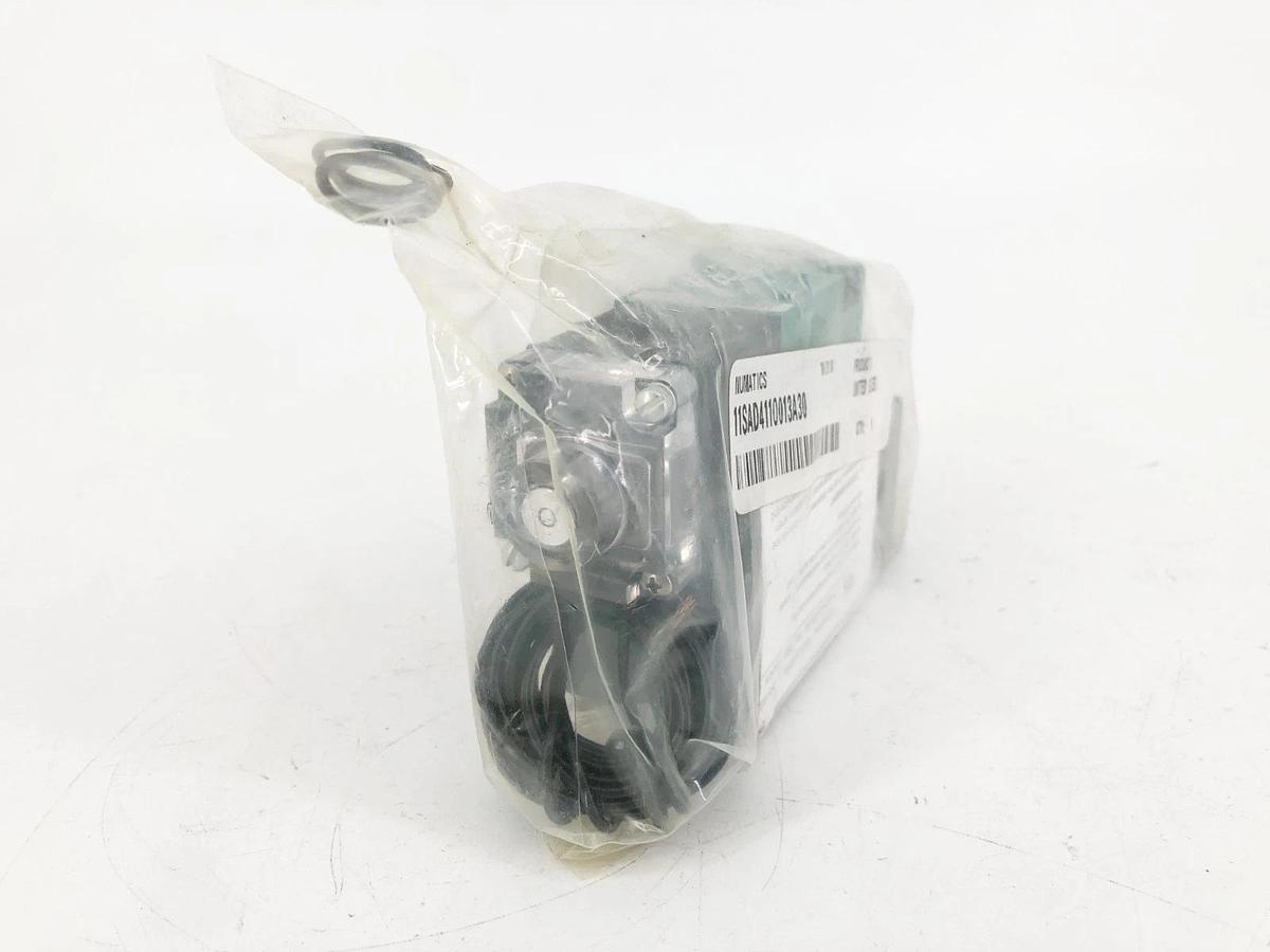 New Numatics 11SAD411O013A30 Solenoid Valve 110/120V 1/8" NPTF 150psig