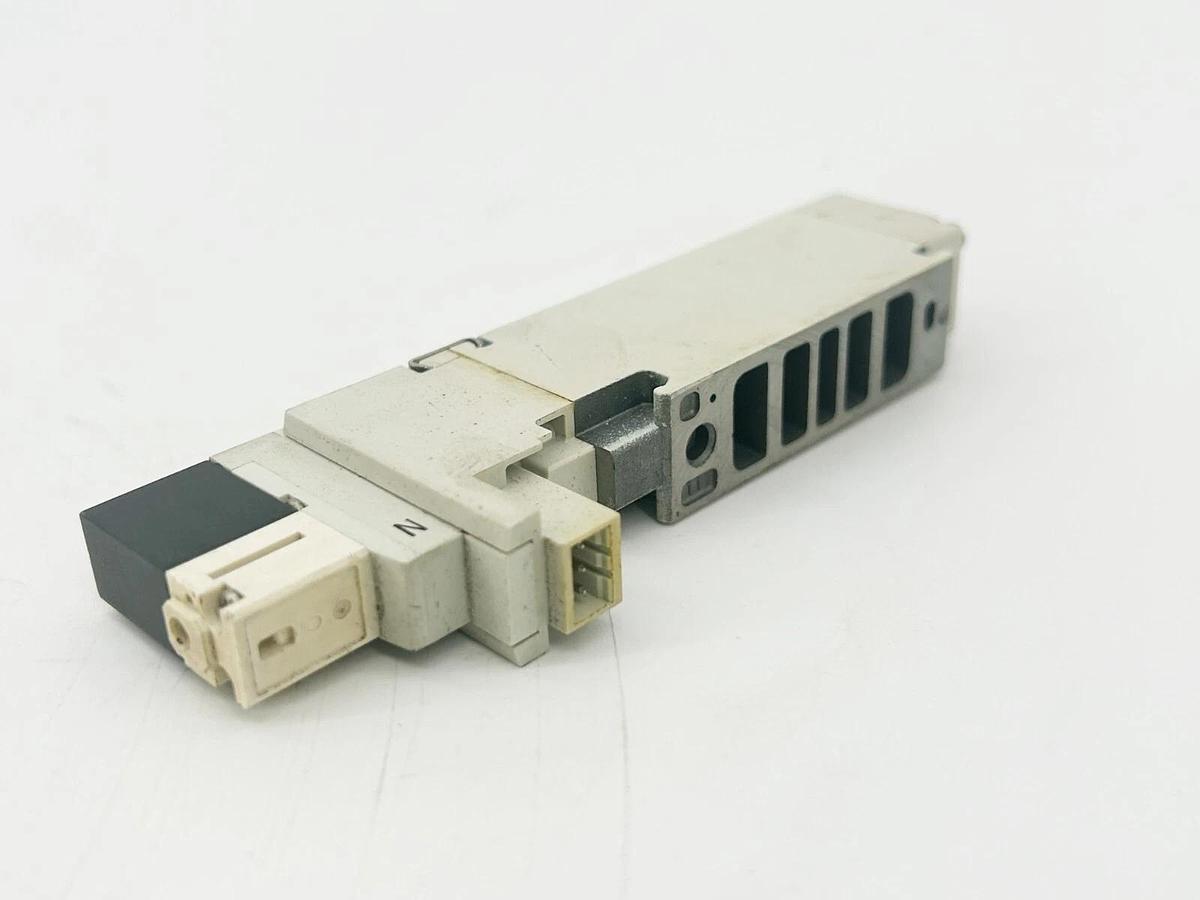 Used SMC VQ2100N-5B Pneumatic Solenoid Valve 24VDC Coil