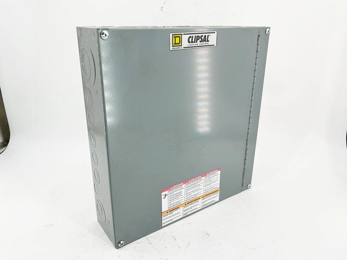 New Square D SLCZ082000T 8-Channel 20A Relay 120V With PS