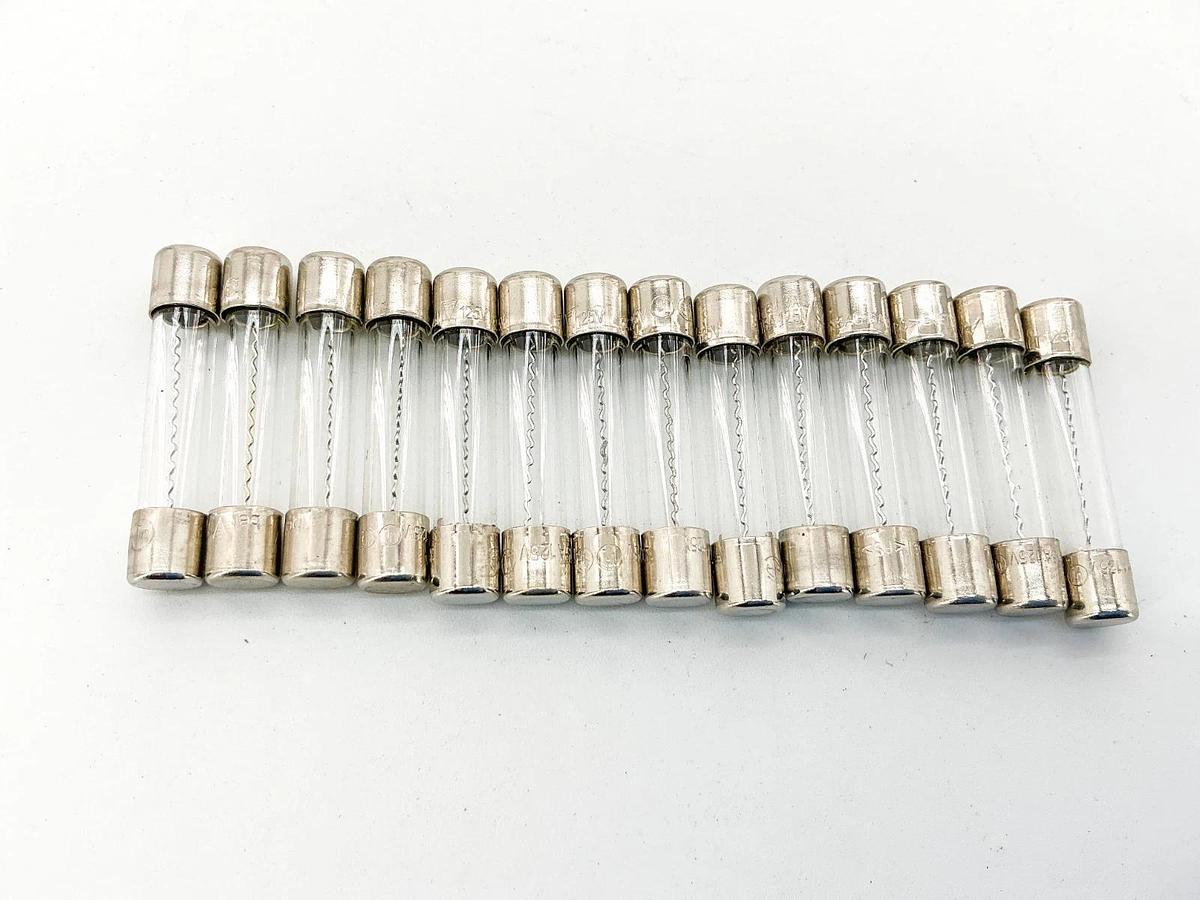 New Lot of 14 Ferraz Shawmut GGC15 Glass Fuse 15A 125V