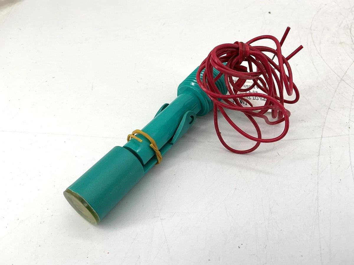 New Omega LV-90 Liquid Level Switch 2-Wire Pilot Duty 20VA 50-240VAC LV90