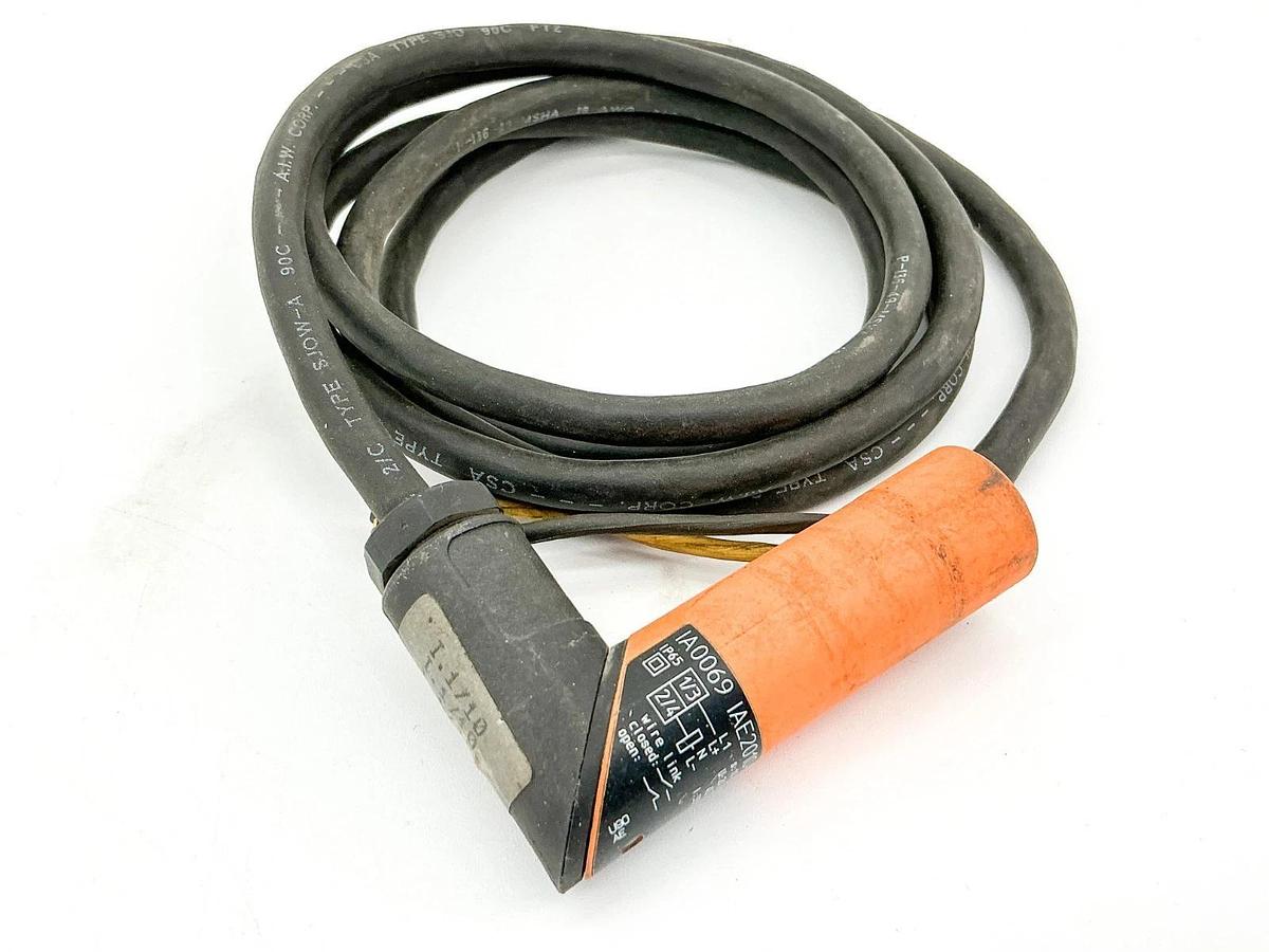 Used IFM IAE2010-FBOA Proximity Switch Sensor 250V 10mm Sens 100mA IA0069
