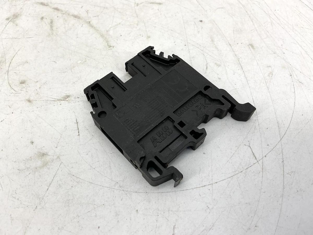 Box of 33 New ABB Entrelec 1SNA105031R1400 Terminal Block Black 10AWG 30A 600V